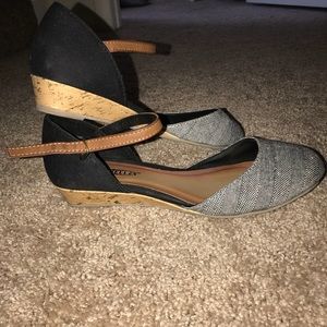 Round toe small wedges